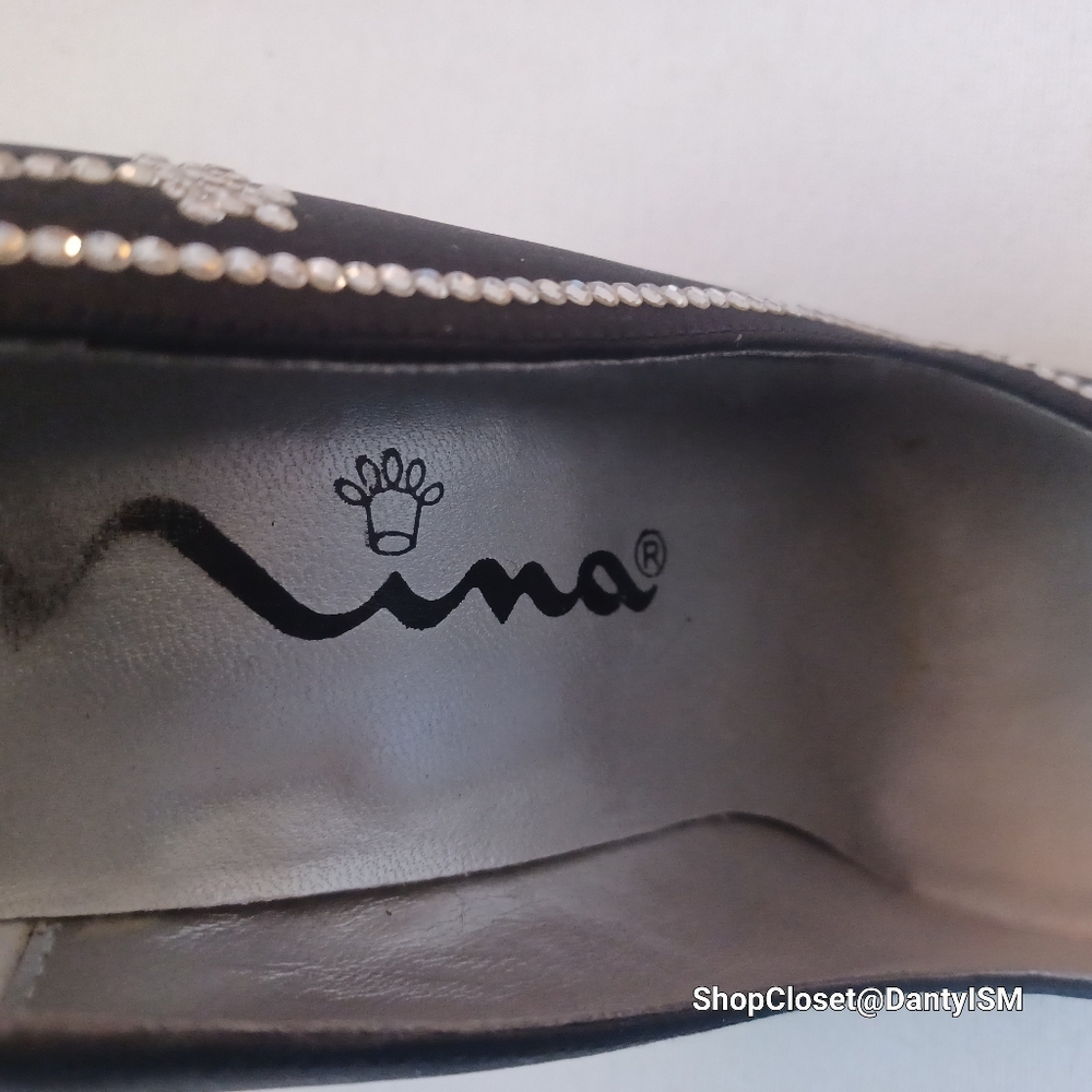 Elegant Black Heels with Rhinestone Detailing - Picture 7 of 16